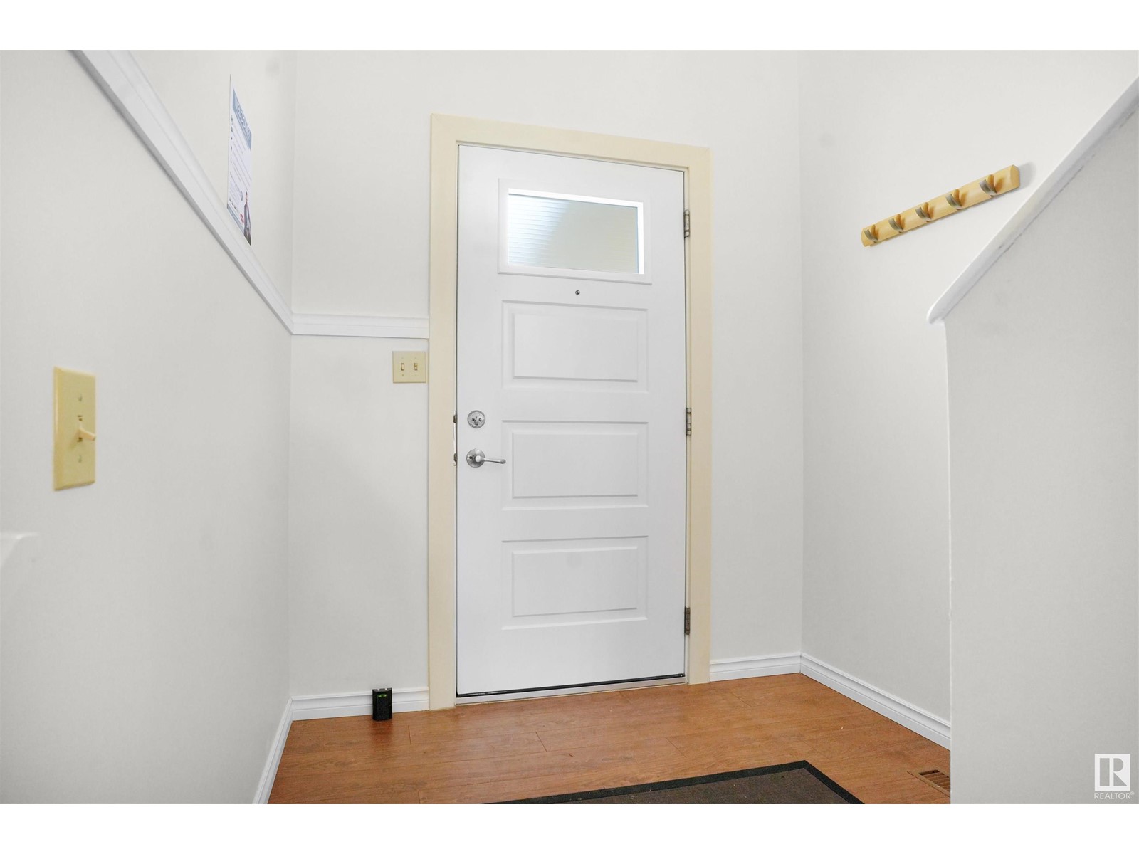 #1 4630 17 AV NW