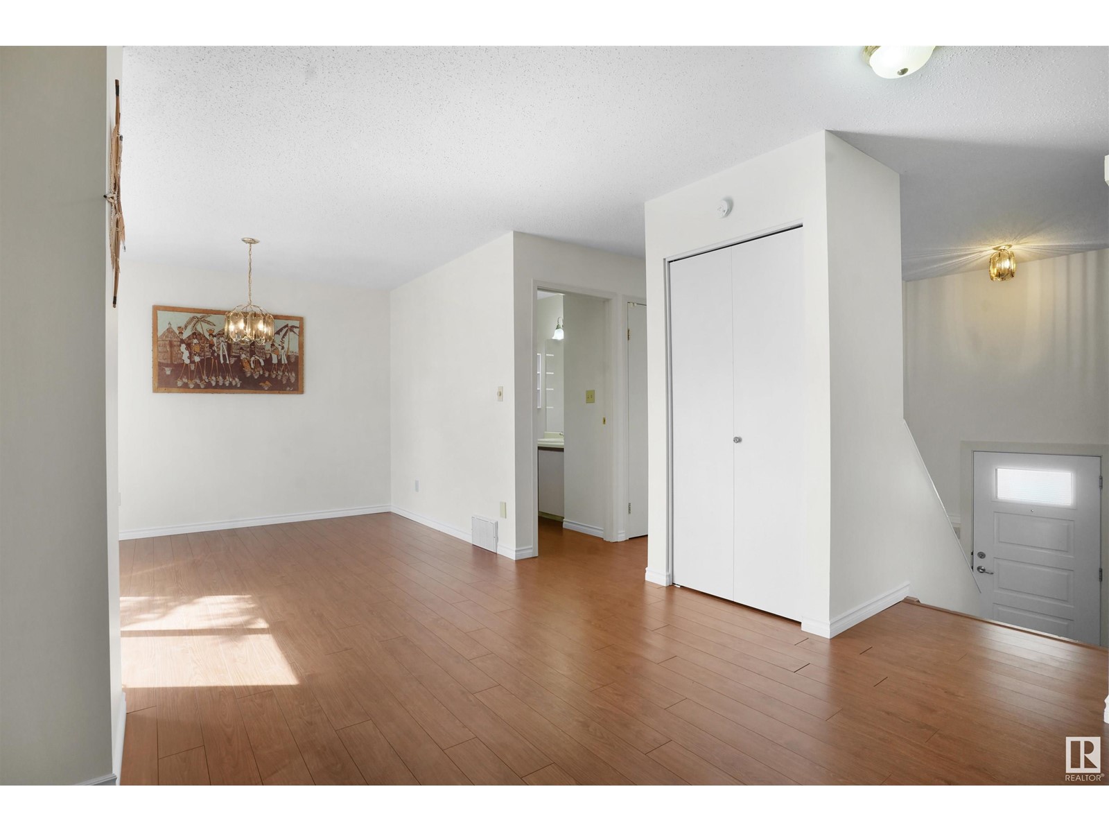 #1 4630 17 AV NW