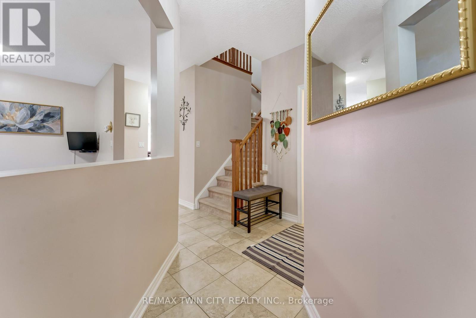 10 SANDYBAY AVENUE