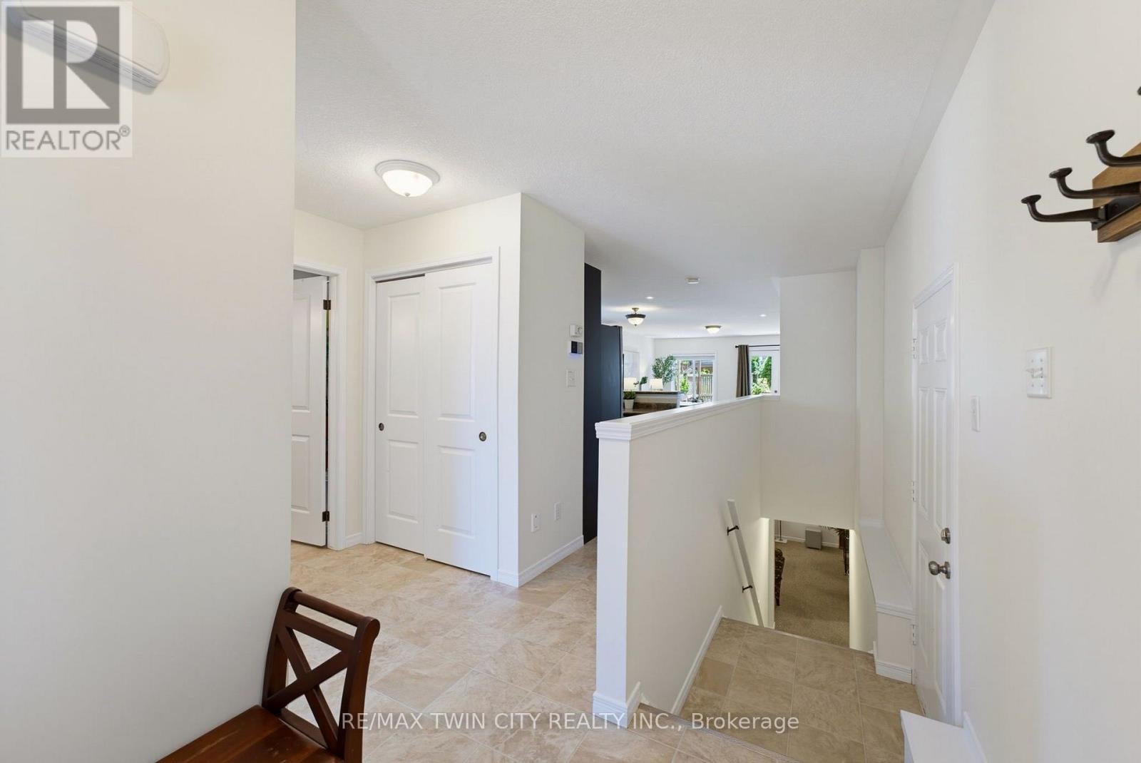 934 ZELLER CRESCENT