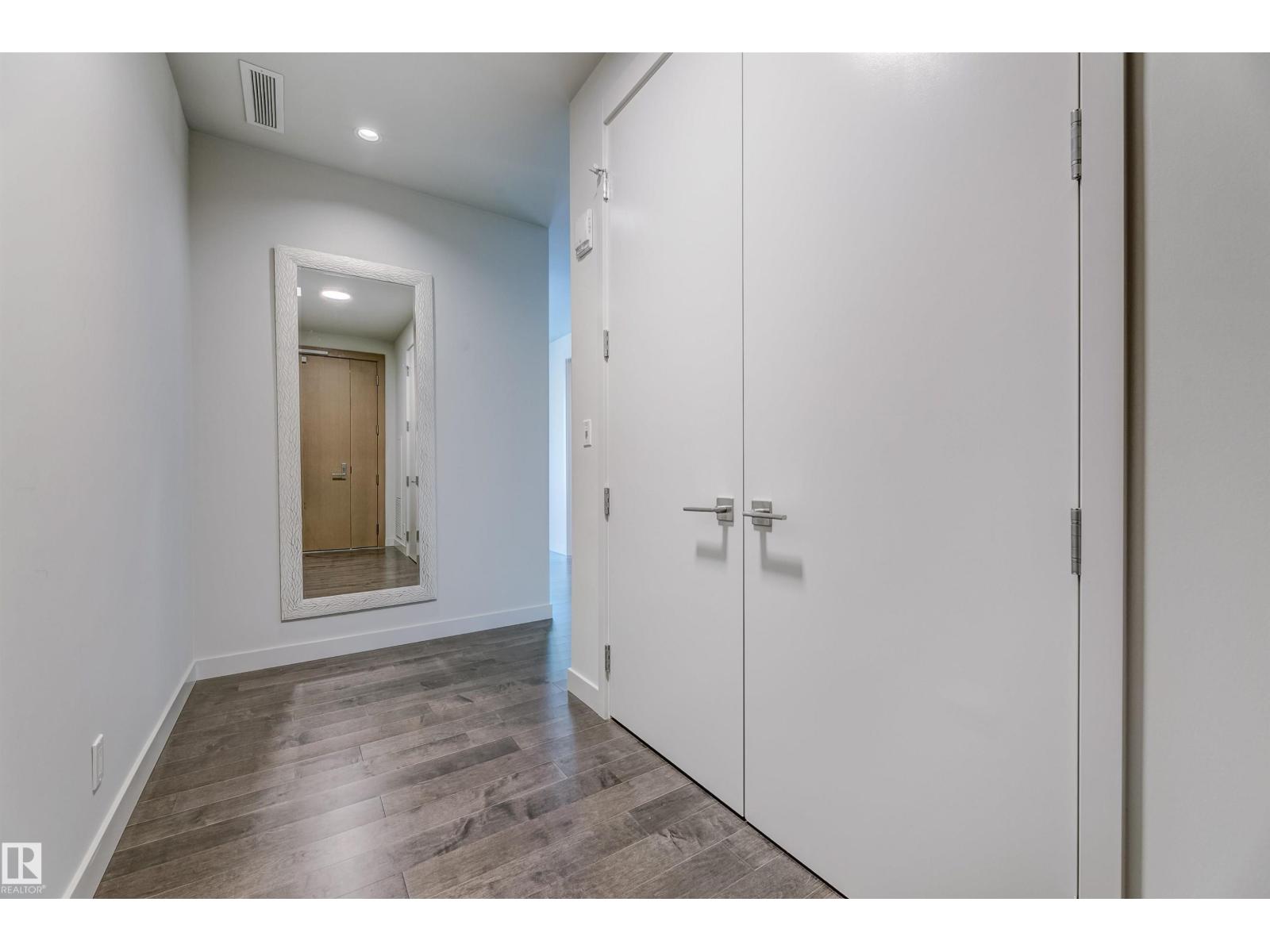 #4501 10360 102 ST NW