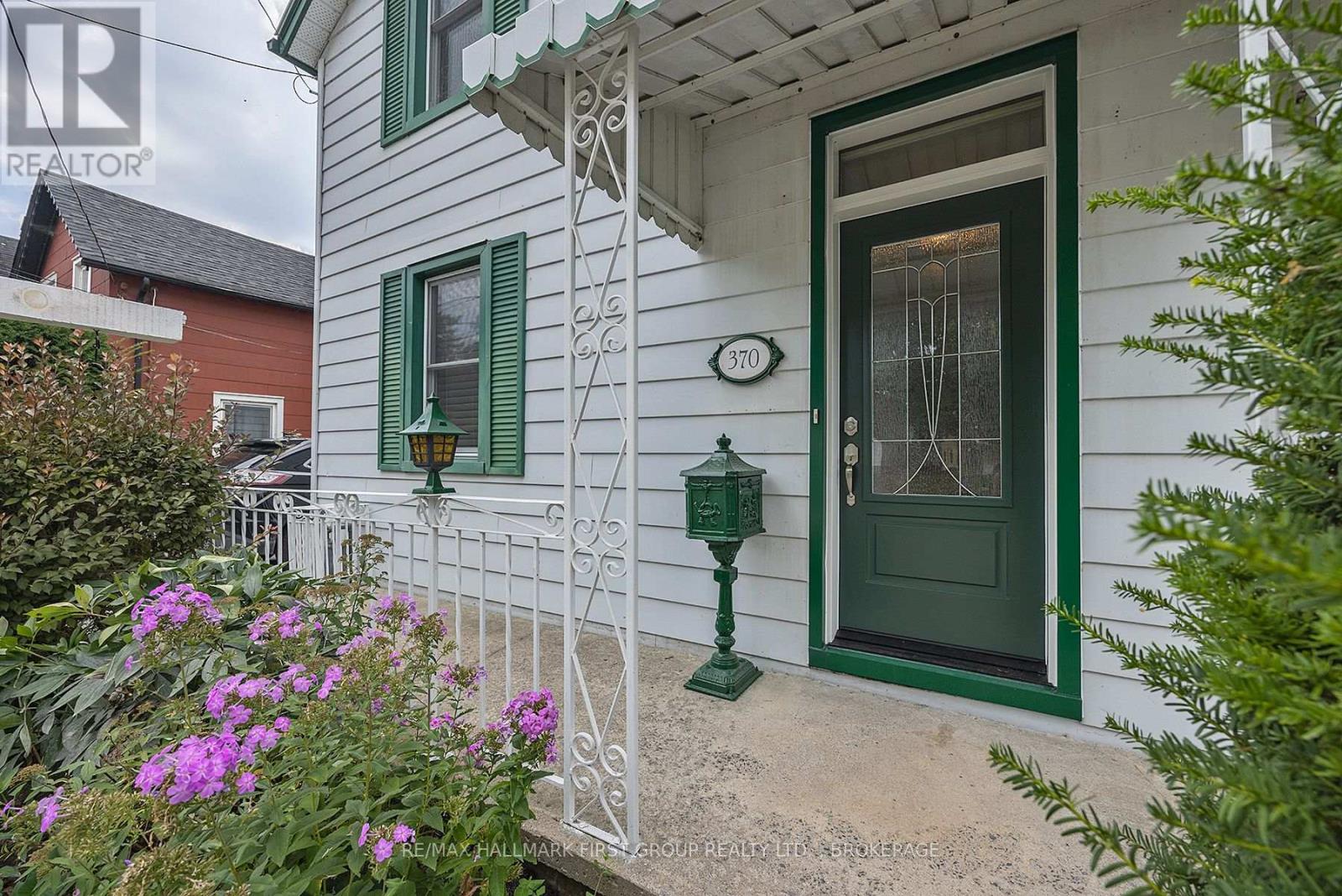 370 STONE STREET S