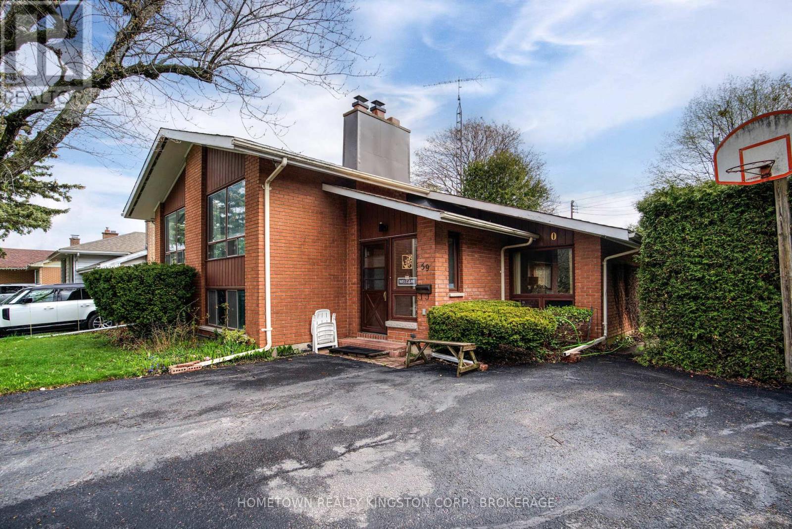 59 HOLLAND CRESCENT