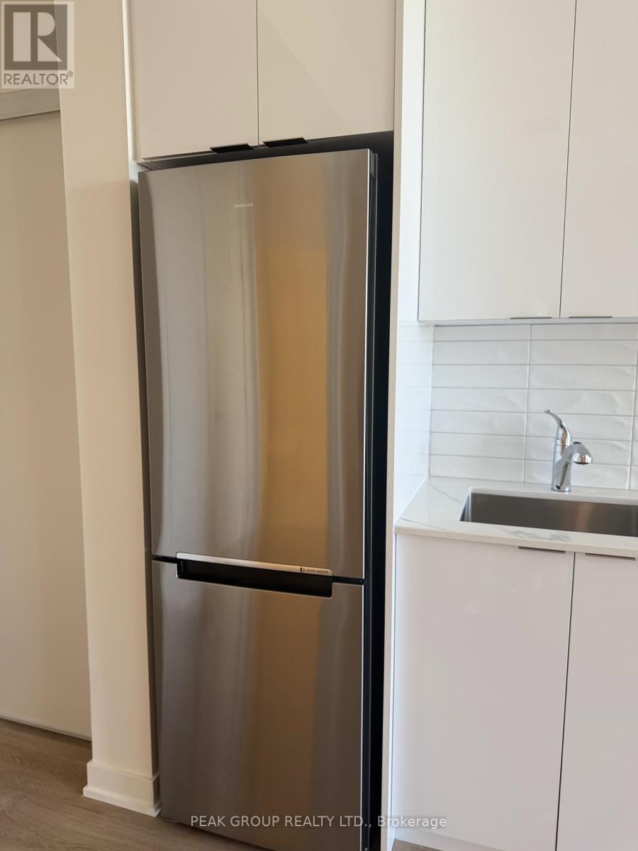 UNIT # 814 - 33 ERIE AVENUE