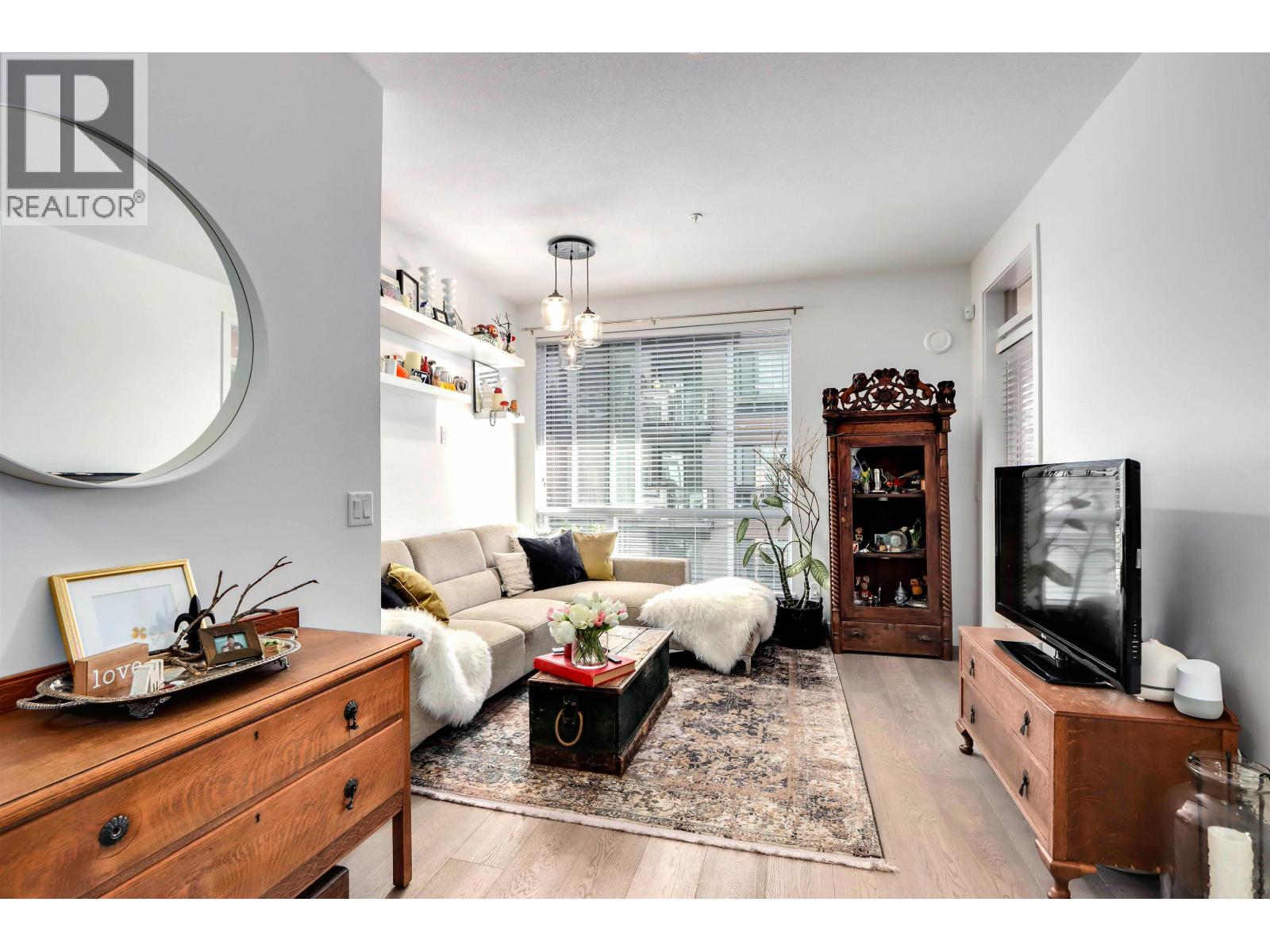 320 723 W 3RD STREET