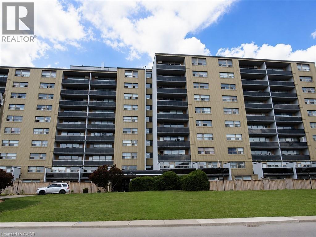 Photo 1 of 32 — 15 ALBRIGHT Road Unit# 514, Hamilton, ON L8K5J2