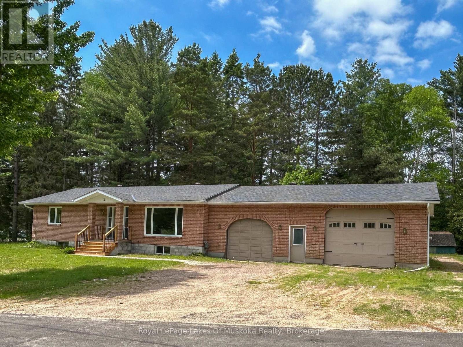 2 QUIRT CRESCENT