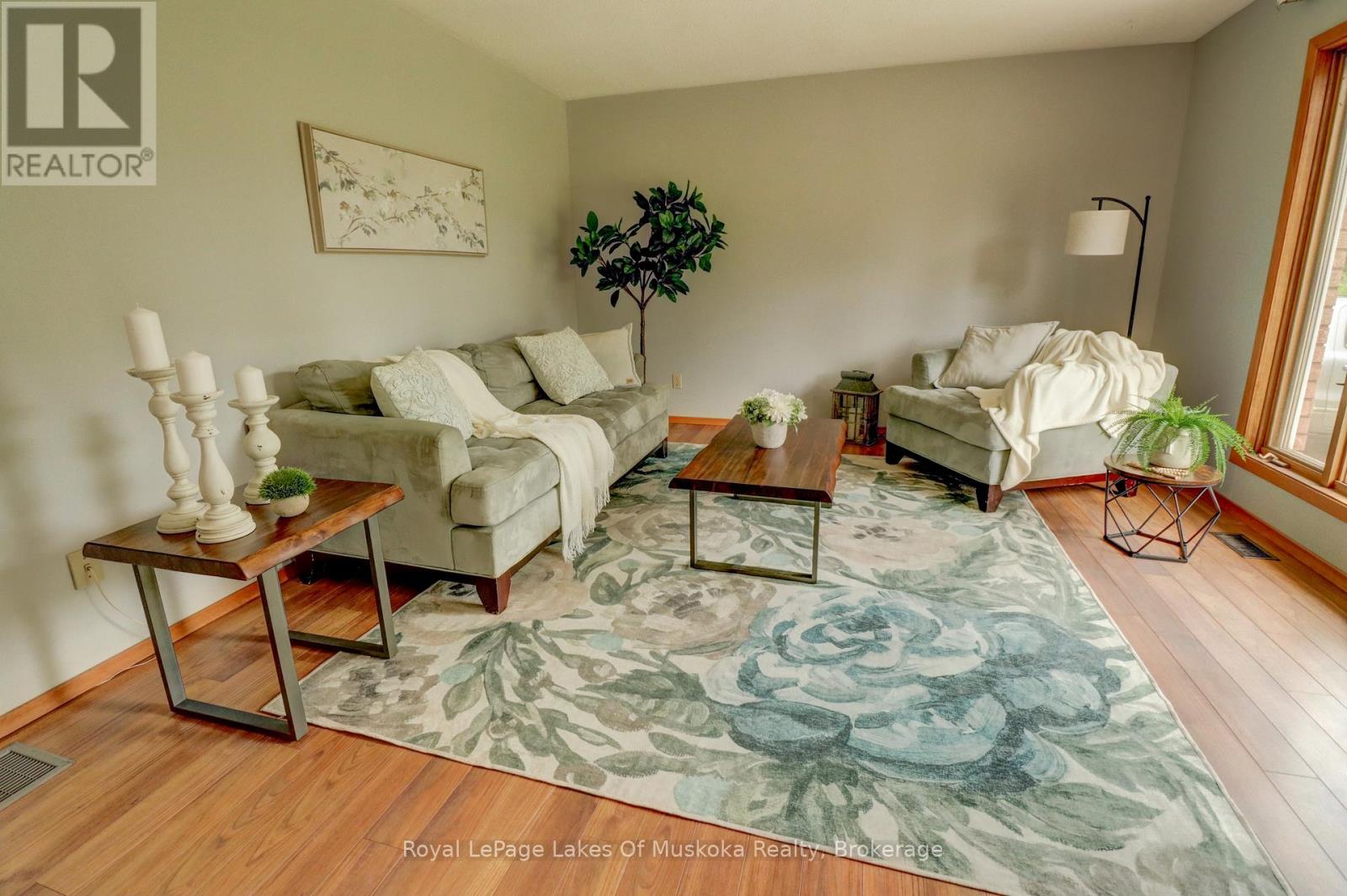 2 QUIRT CRESCENT