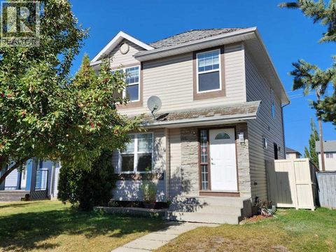 86 Harvest Rose Circle NE Calgary AB T3K4M7
