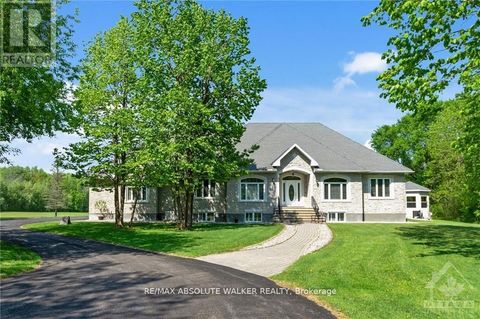 2501 KEARNS WAY Ottawa ON K4P1R9