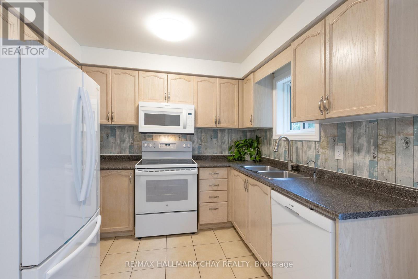 11 DUGDALE AVENUE
