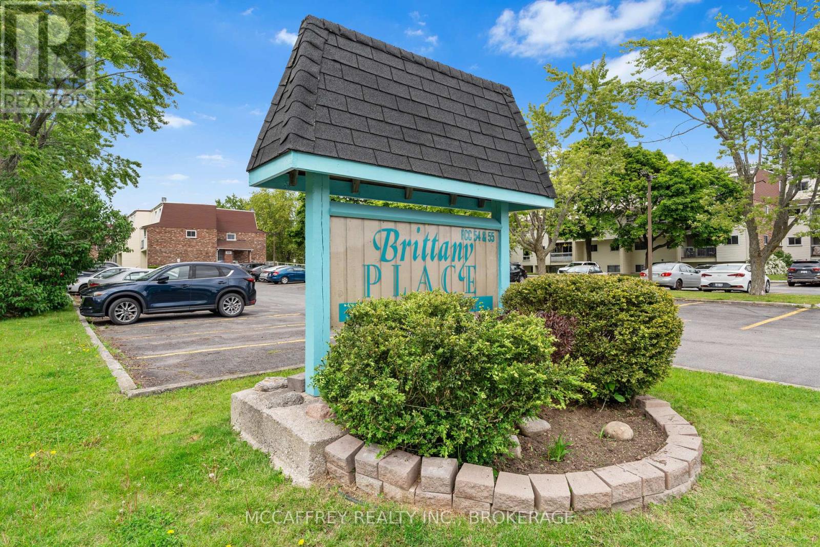 102 - 1010 PEMBRIDGE CRESCENT