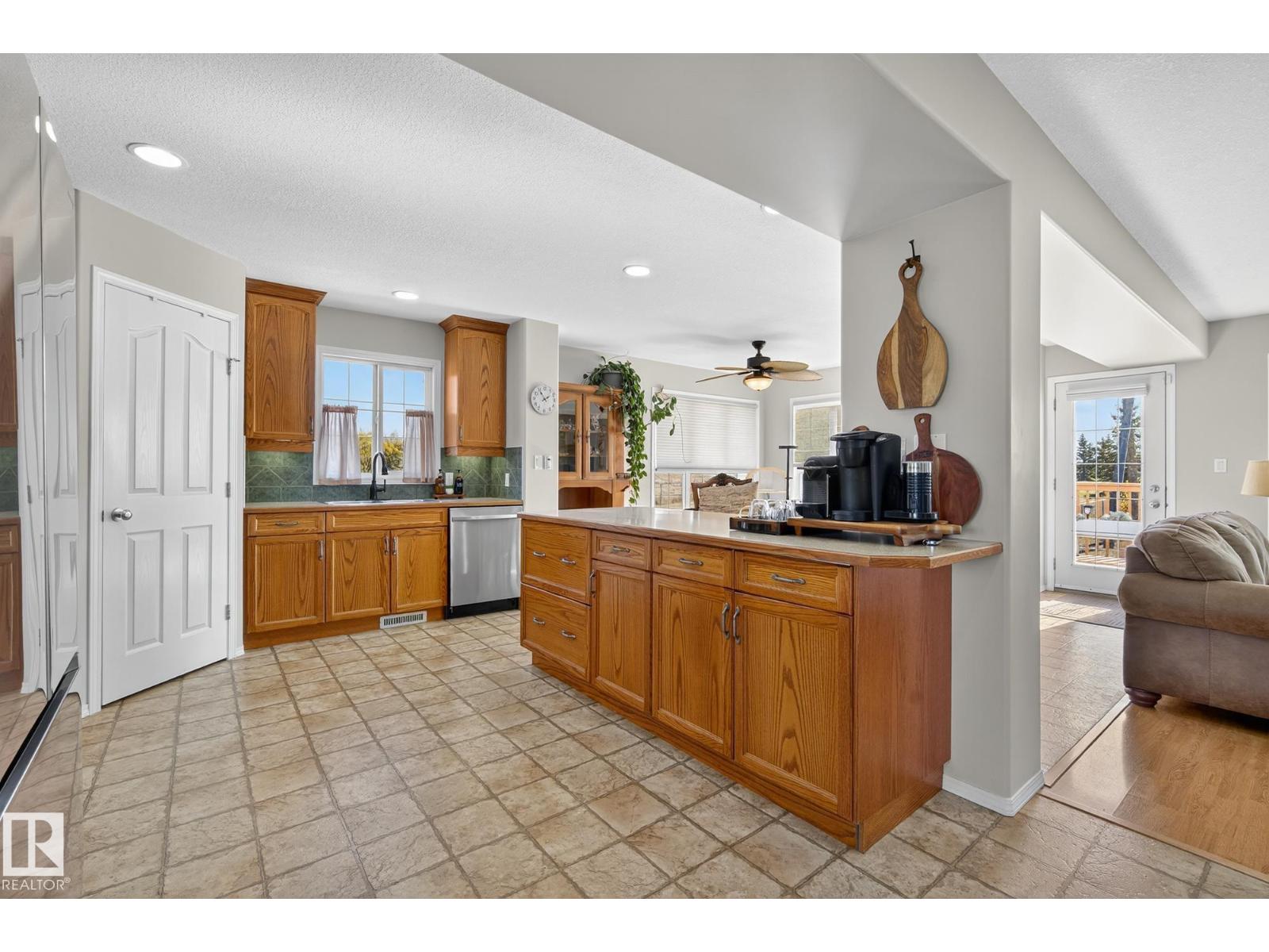 #304 52349 RGE ROAD 222