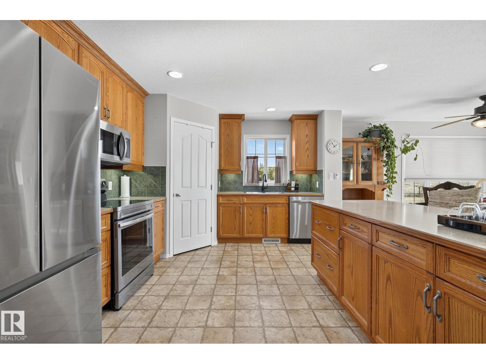 #304 52349 RGE ROAD 222