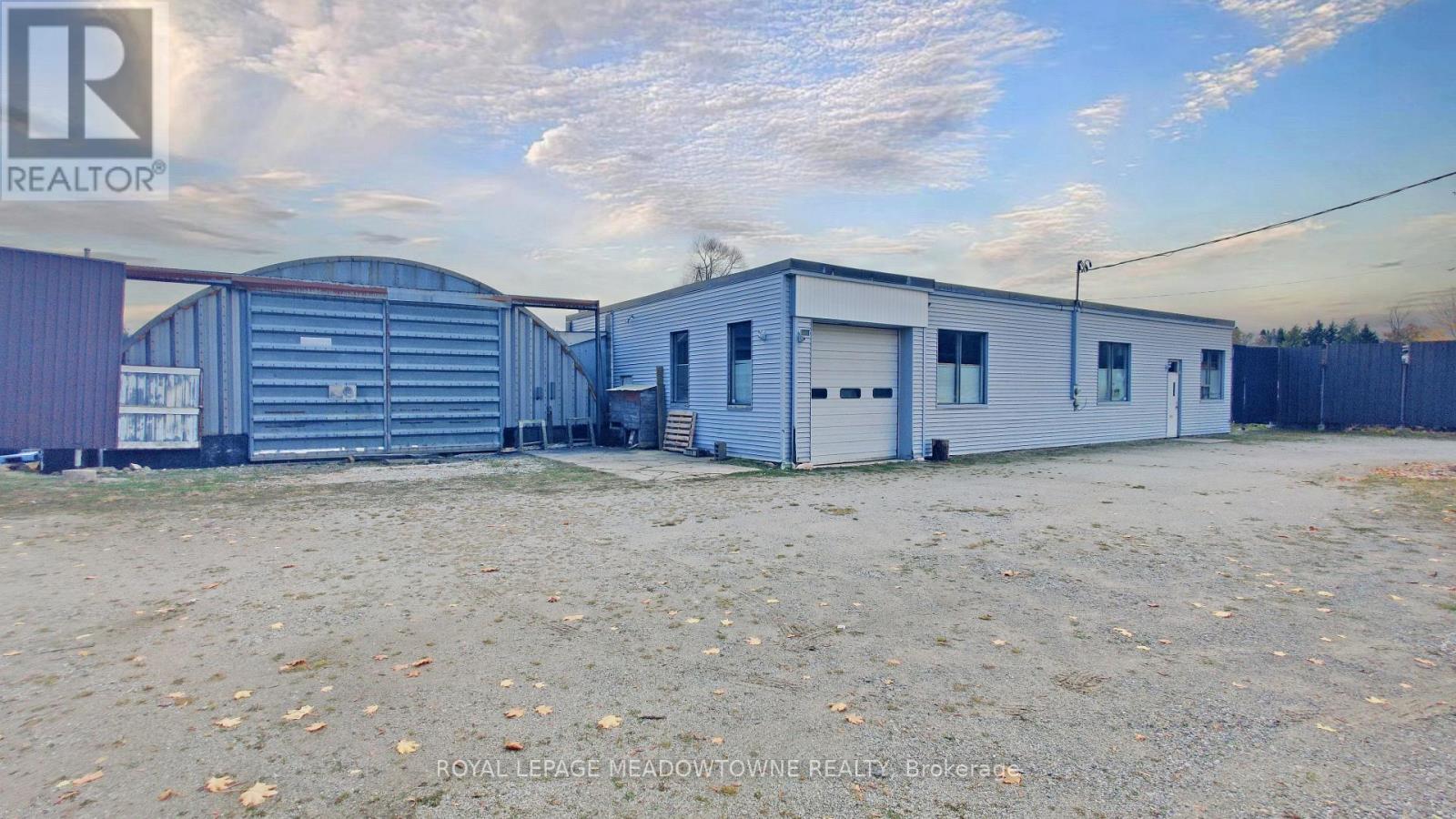 6148 32 SIDE ROAD