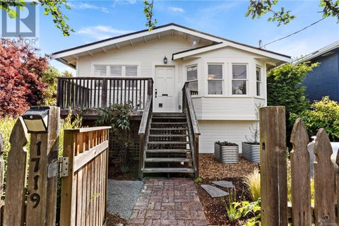 1719 Lee Ave Victoria BC V8R4W7