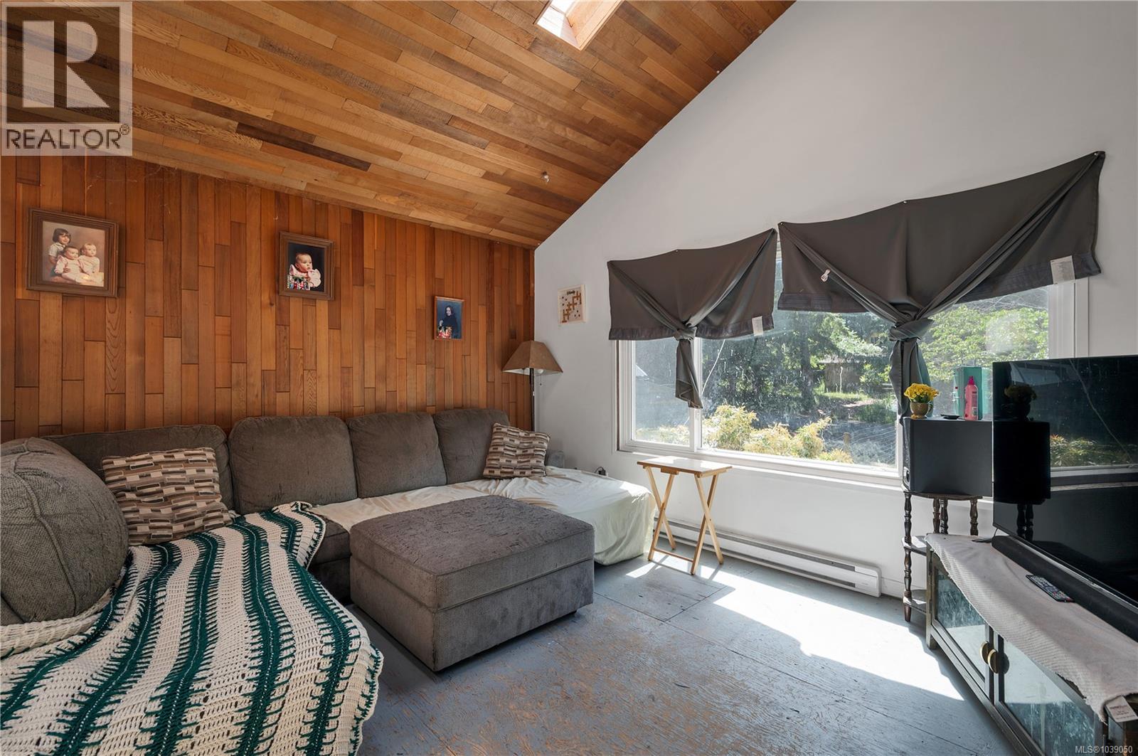 1376 Hooley Rd