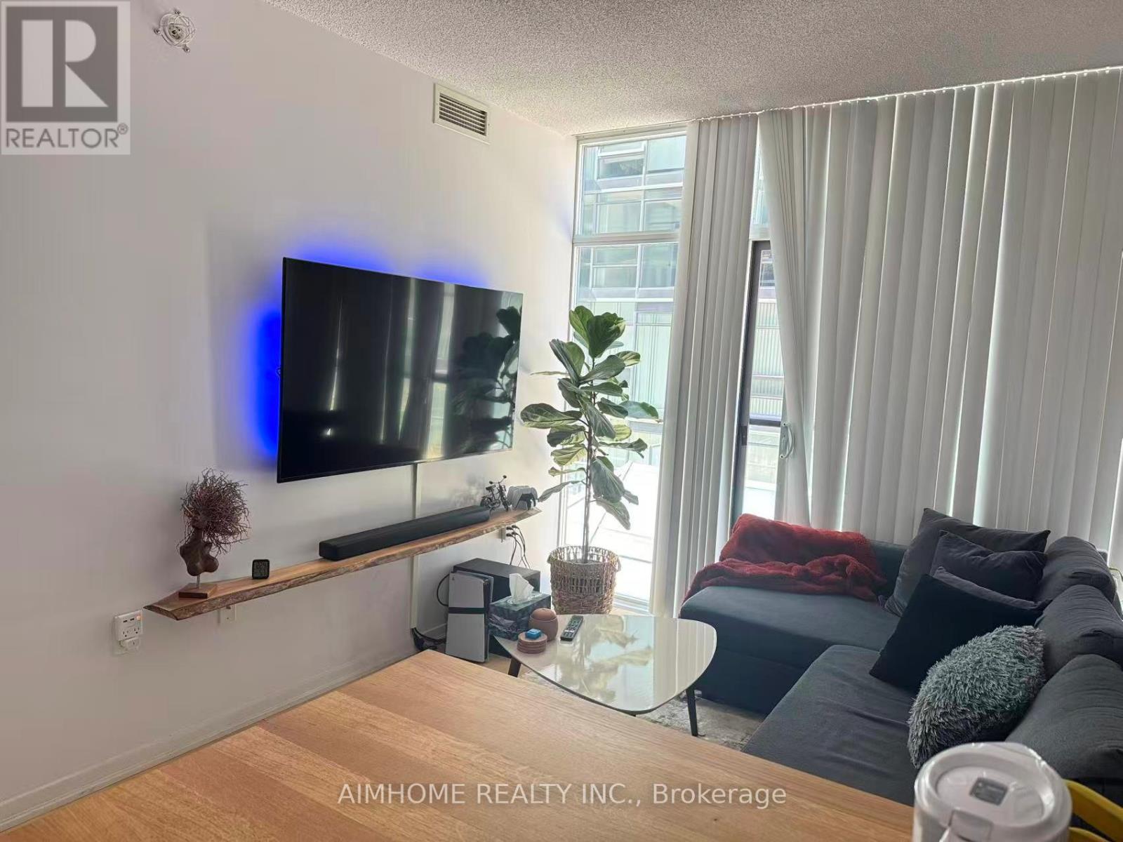 809E - 36 LISGAR STREET