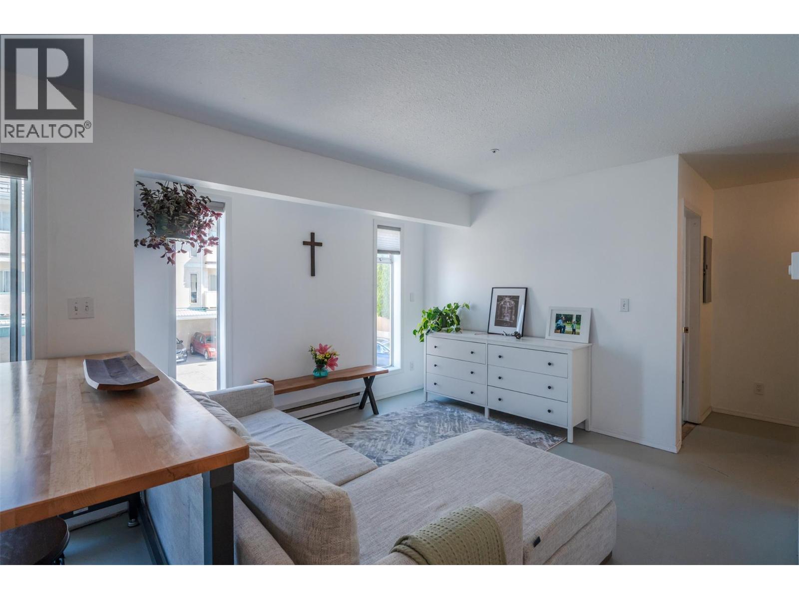 1135 Main Street Unit# 3