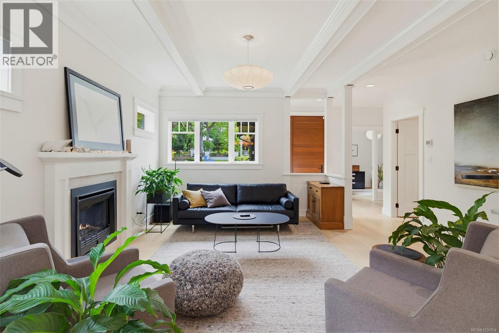 1217 Hewlett Pl