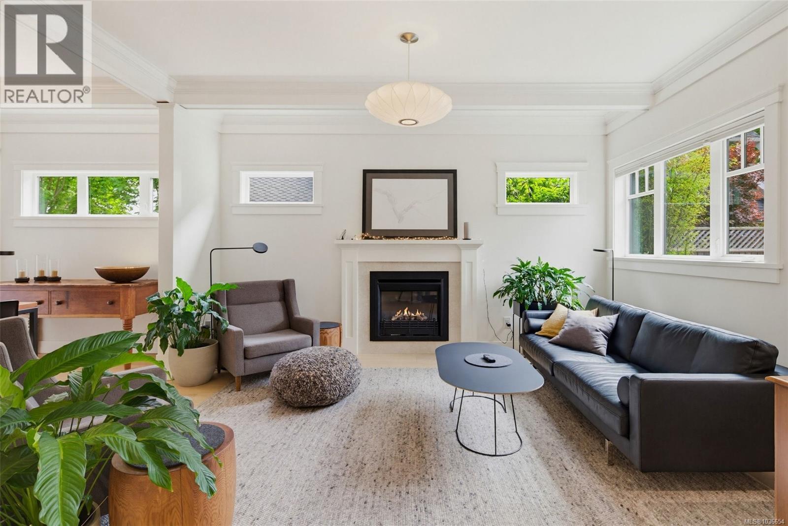 1217 Hewlett Pl