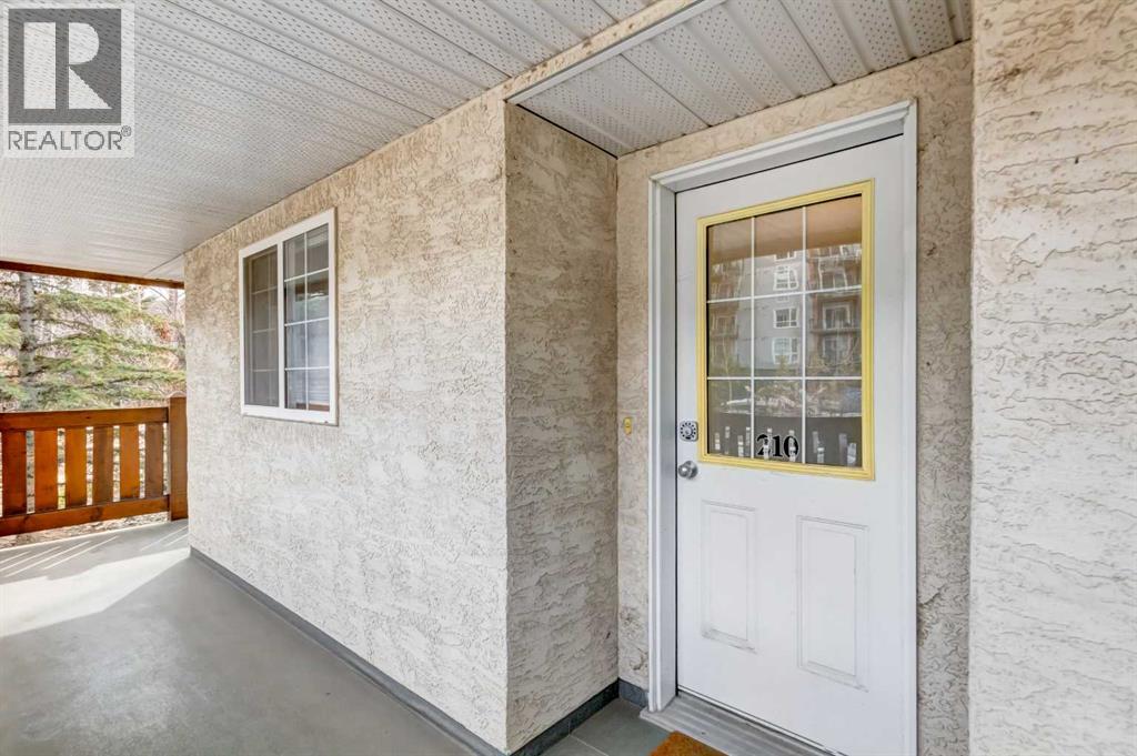 210, 112 Kananaskis Way