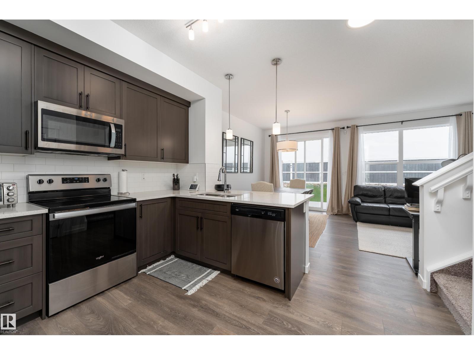 2522 152 AV NW