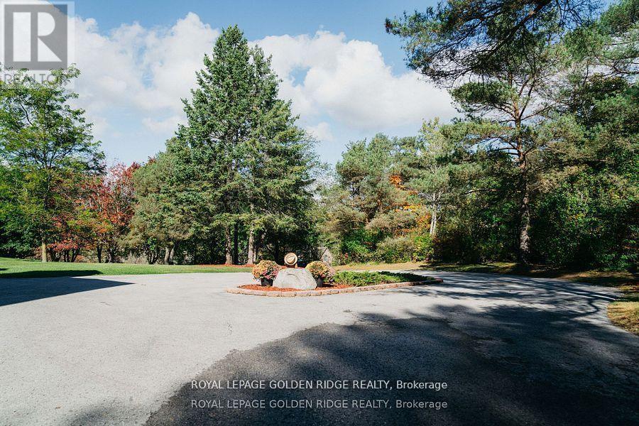 8 GREENVALLEY CIRCLE