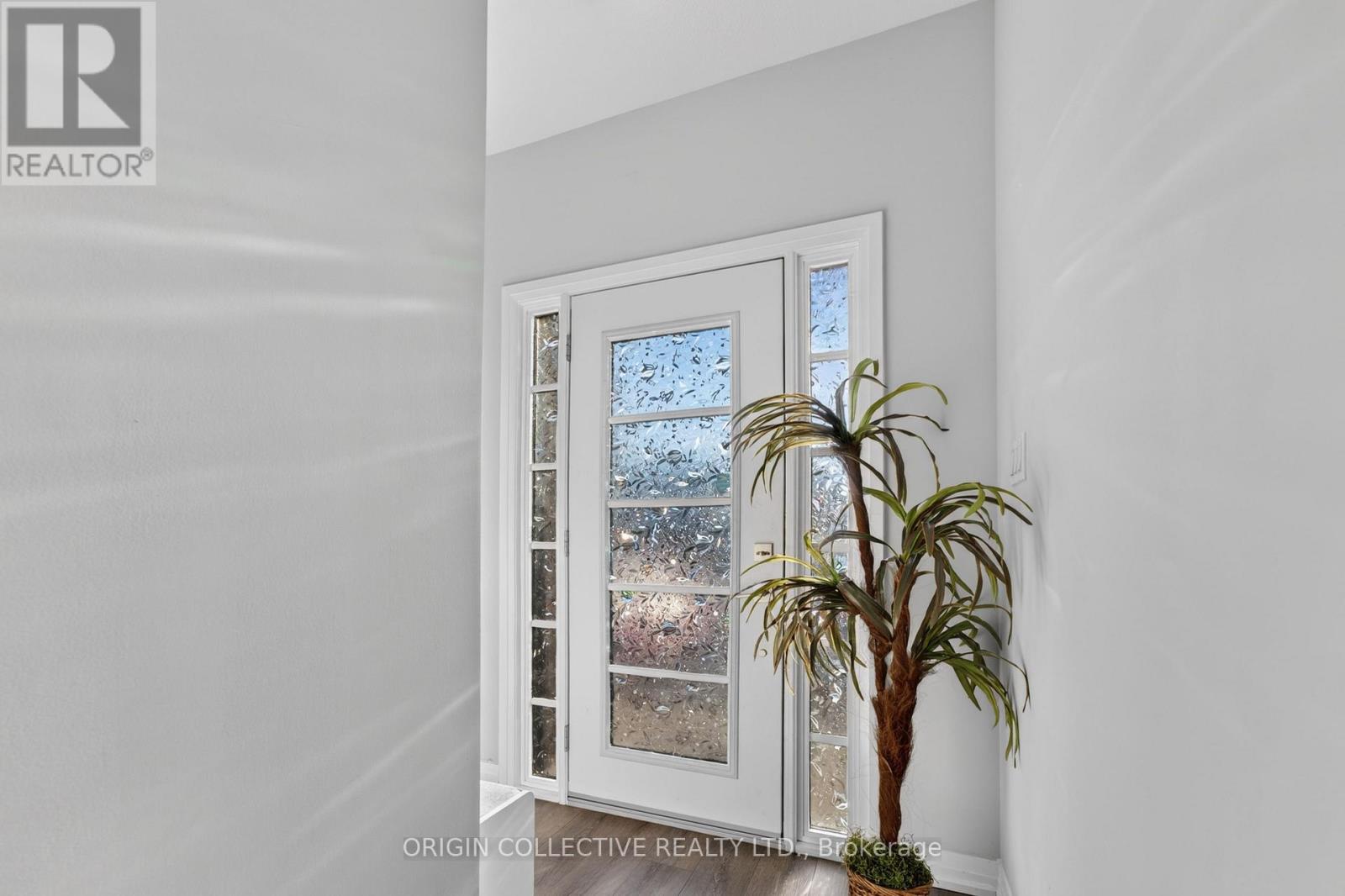 10 - 550 GREY STREET W