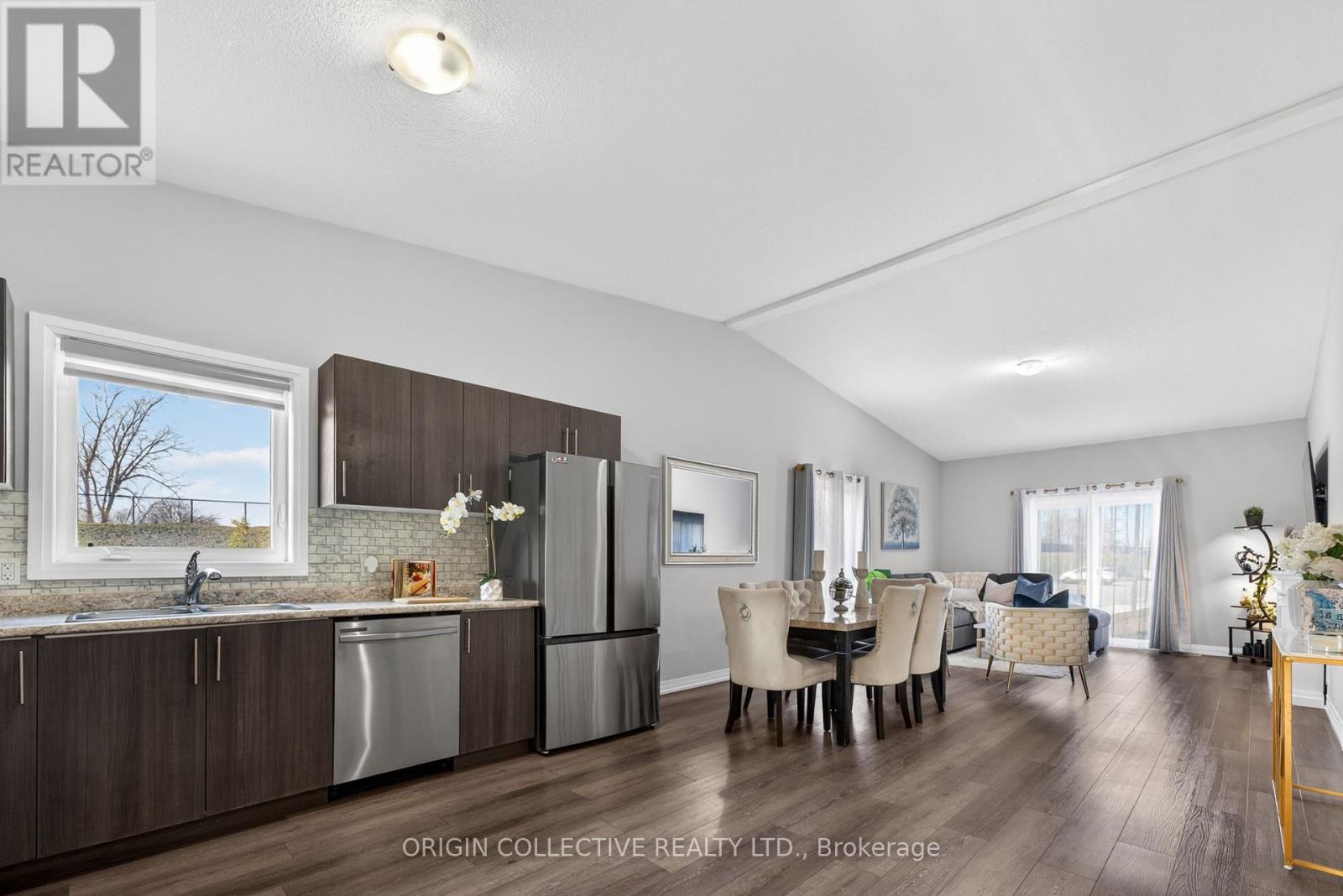 10 - 550 GREY STREET W