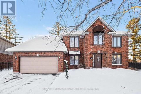 15 BRANDY CREEK CRESCENT Ottawa ON K2M2B8