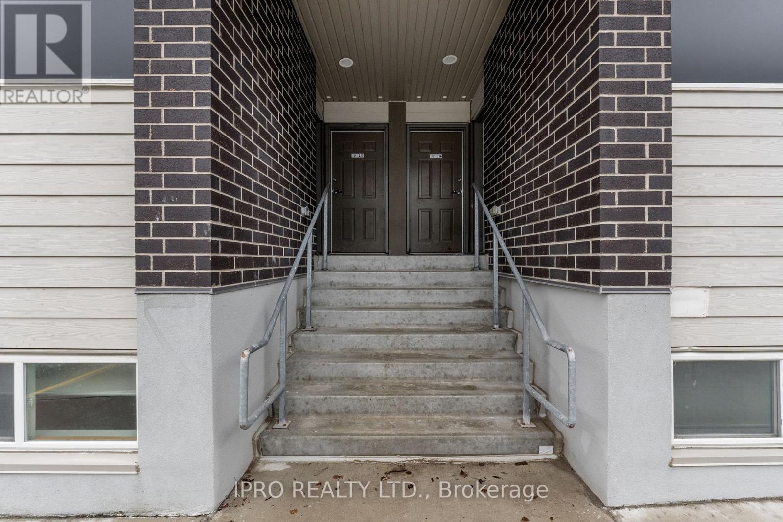 117/17 - 338 ALBERT STREET N