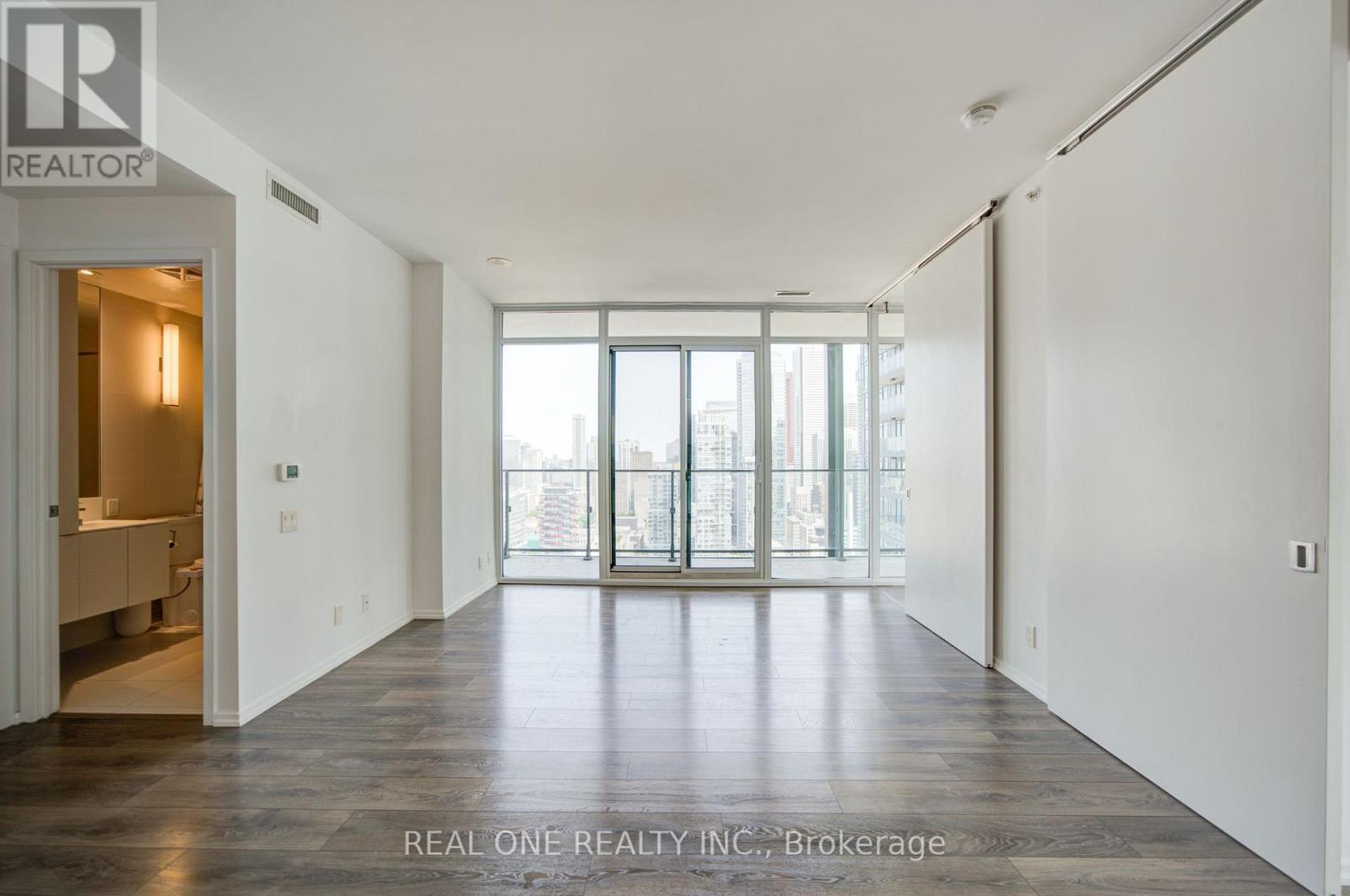 3409 - 125 PETER STREET