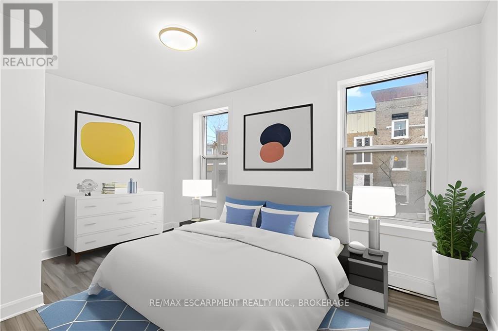 94 KING STREET W
