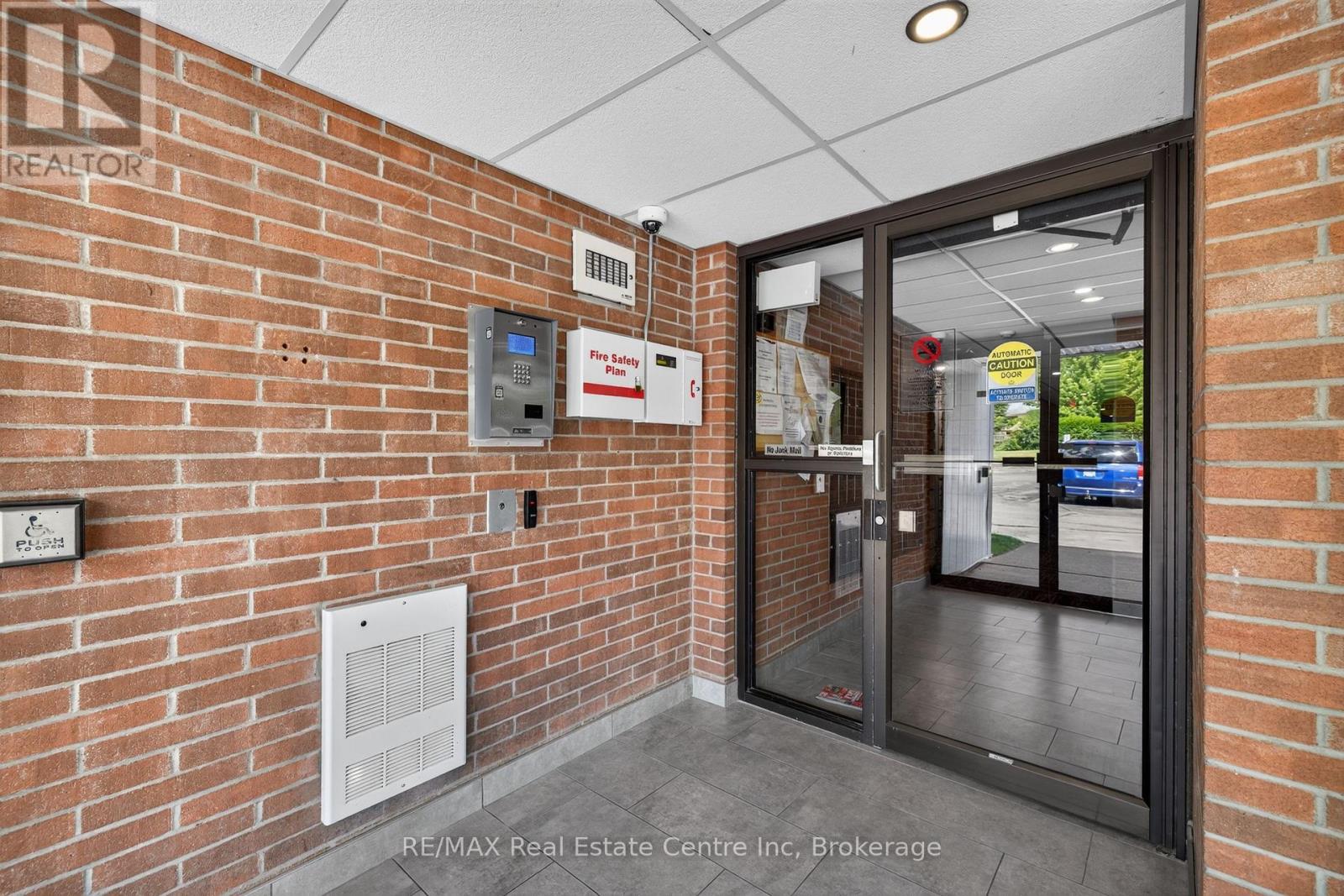 401 - 65 SILVERCREEK PARKWAY N