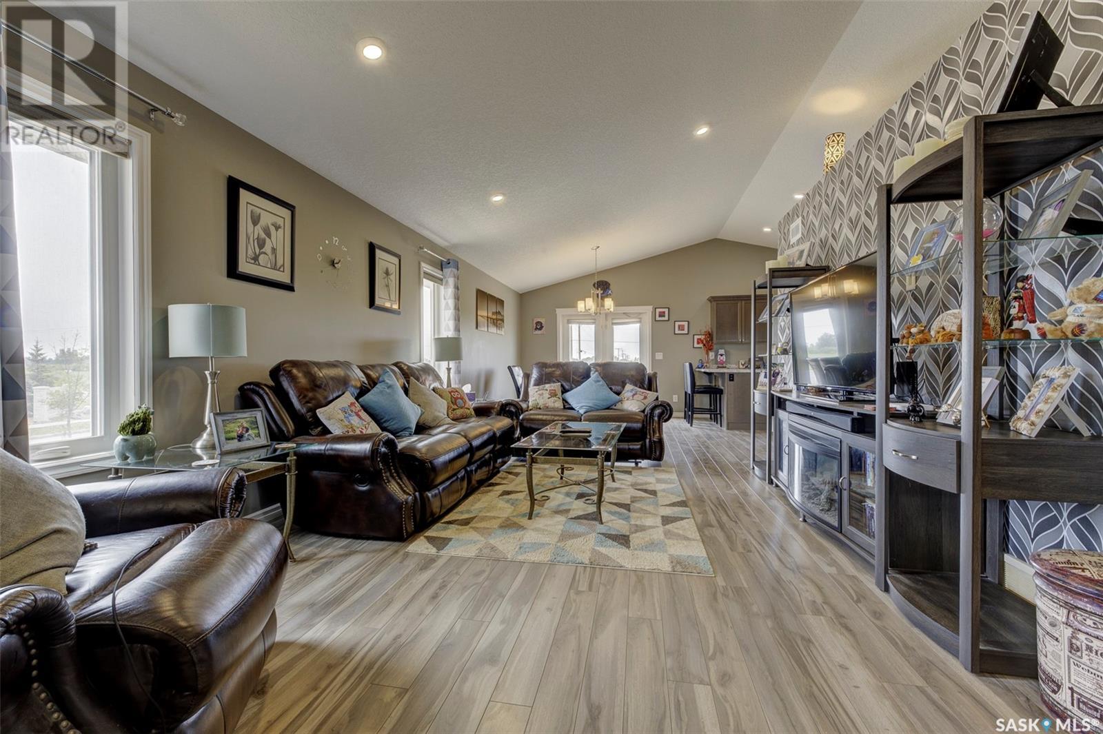 101 Beaudry CRESCENT
