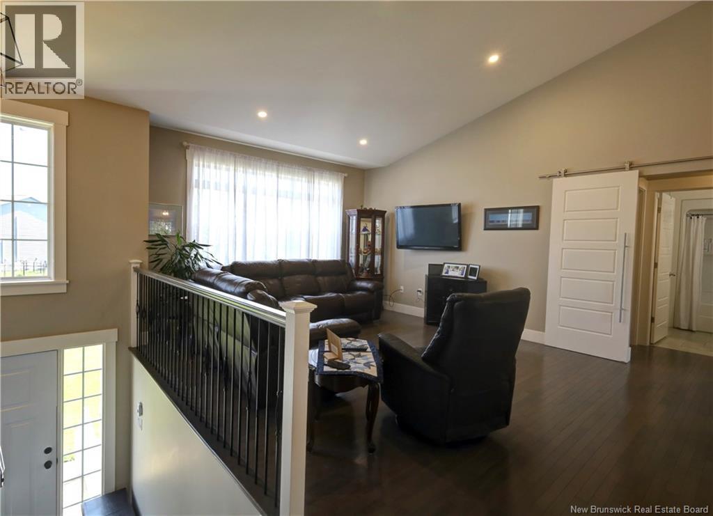 8 Carter Crescent
