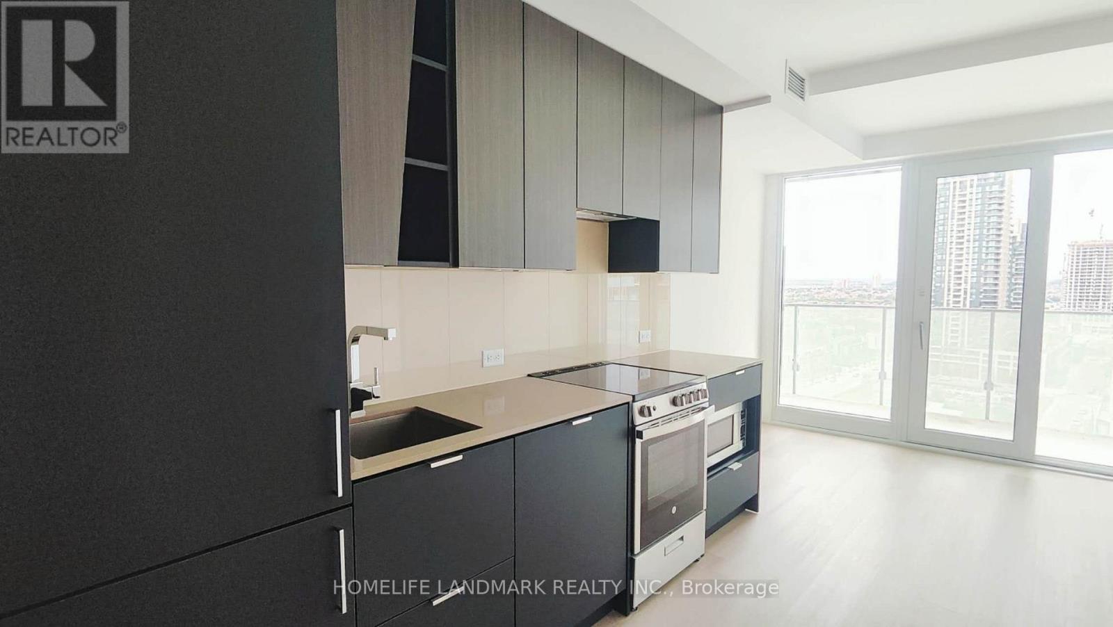 1512 - 3883 QUARTZ ROAD S