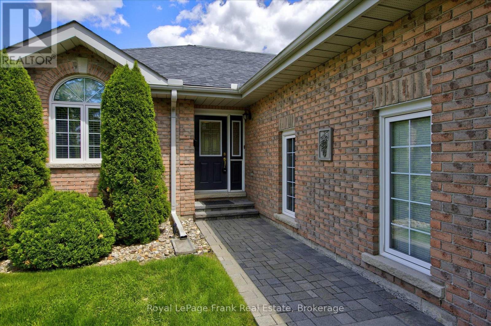 402 - 1742 RAVENWOOD DRIVE