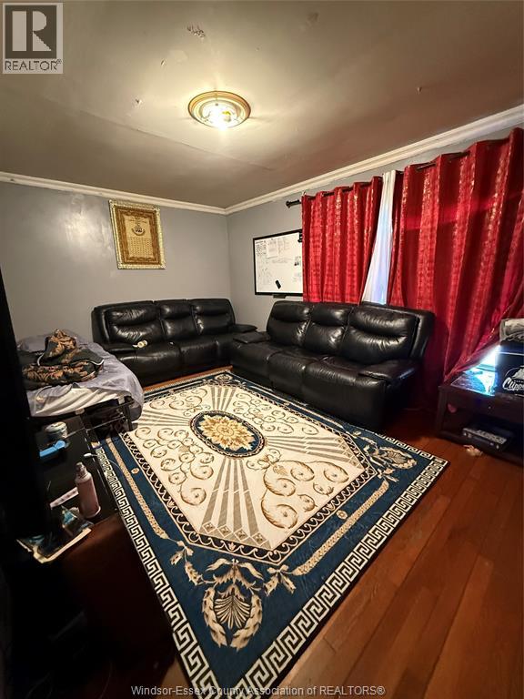 917 WYANDOTTE STREET East