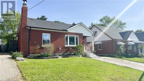 776 ELIZABETH Street Kitchener ON N2H6H5