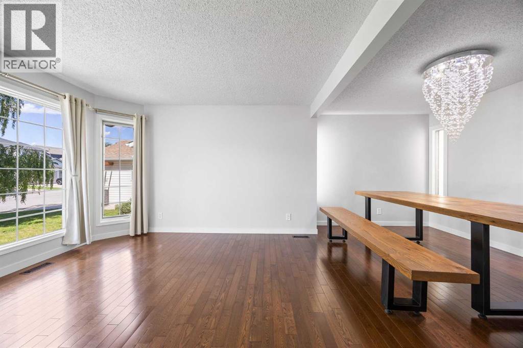 73 Riverview Close SE