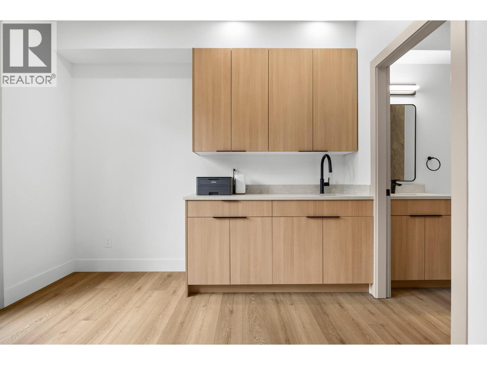 1506 39A Avenue Unit# 3