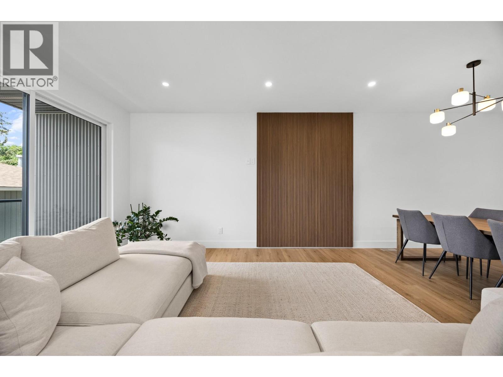 1506 39A Avenue Unit# 3