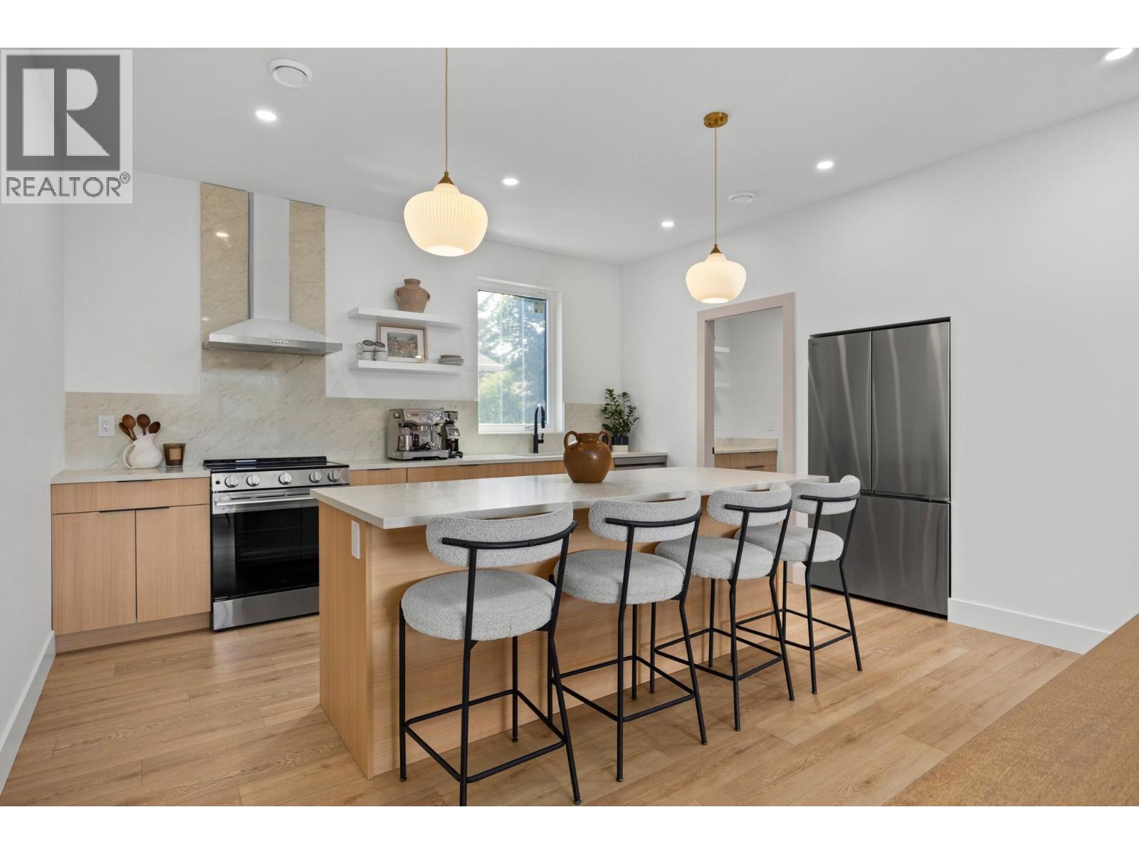 1506 39A Avenue Unit# 3