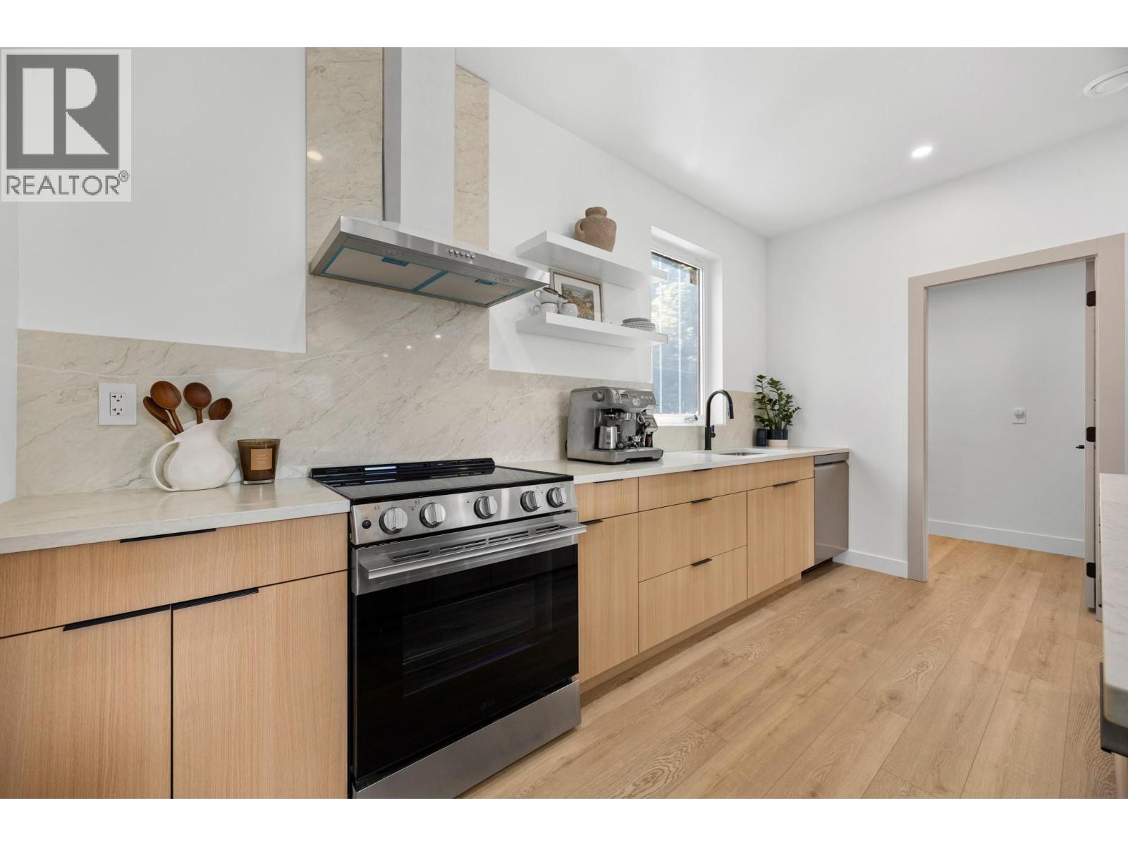 1506 39A Avenue Unit# 3