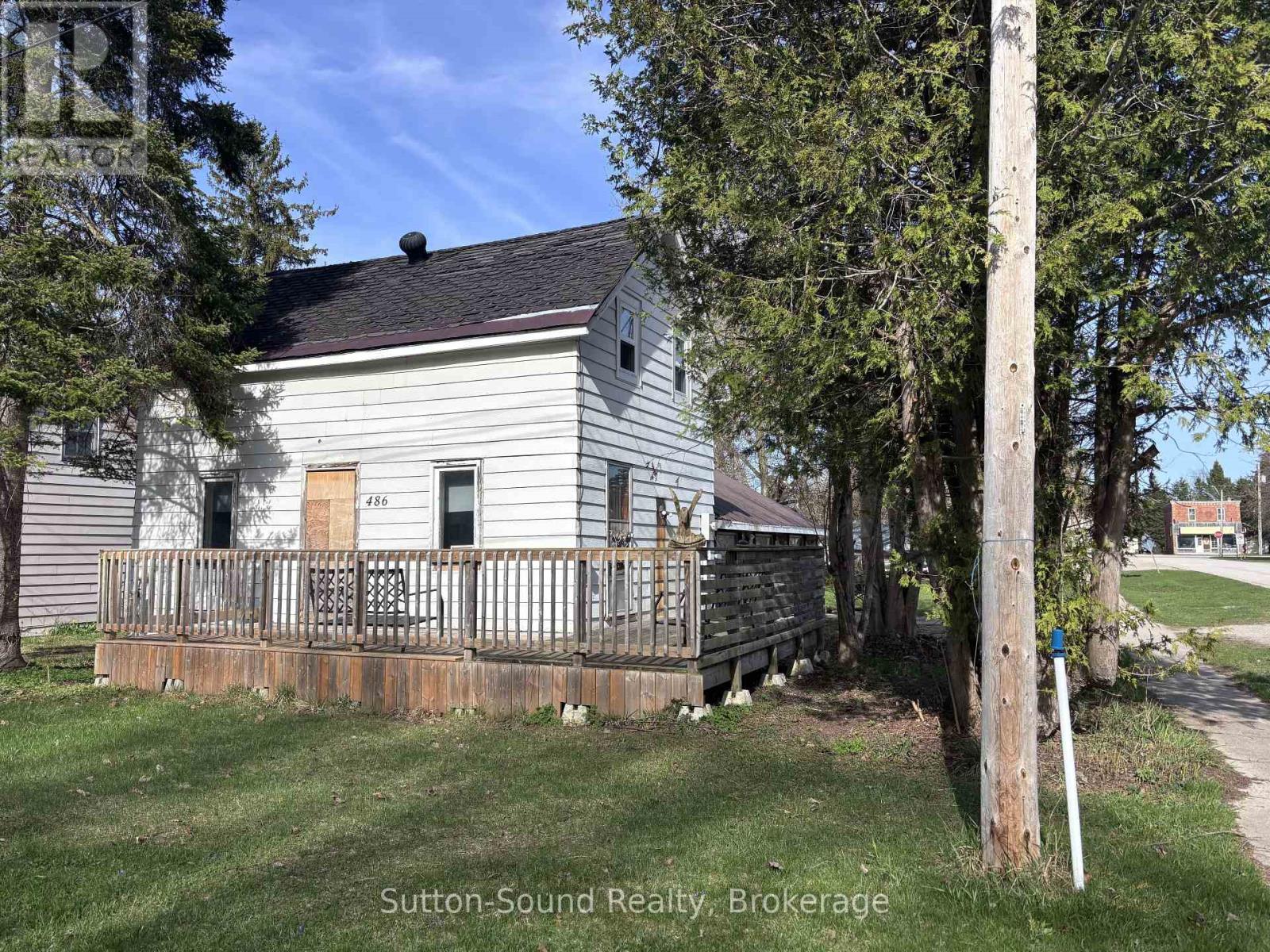486 ELIZABETH STREET