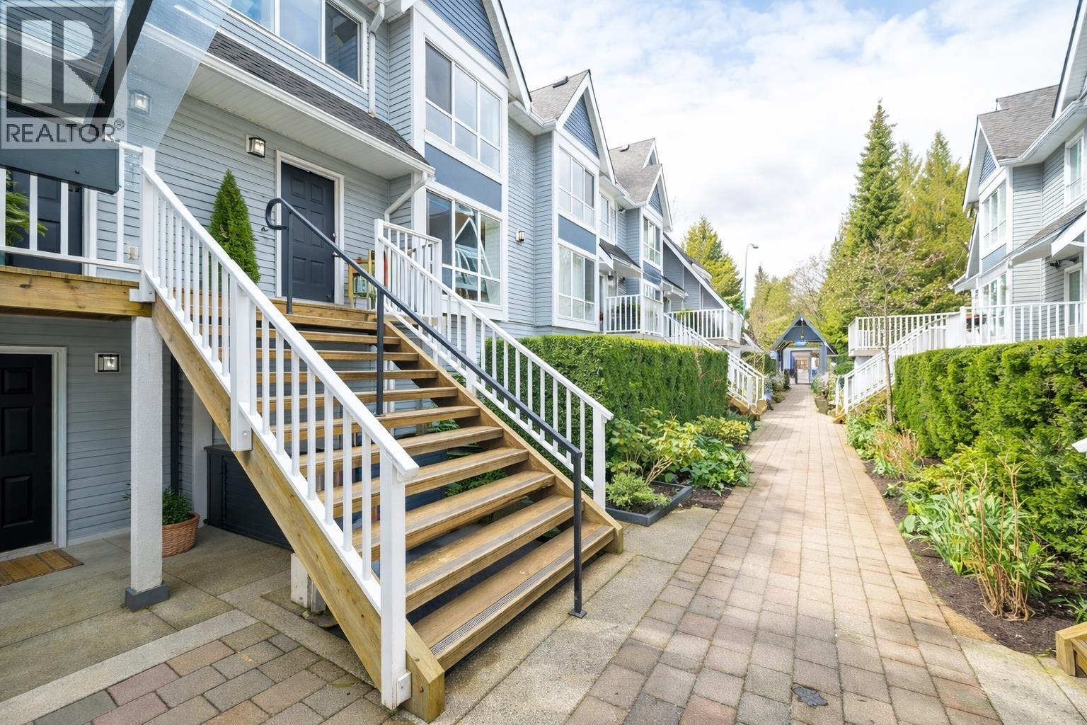 15 1015 LYNN VALLEY ROAD