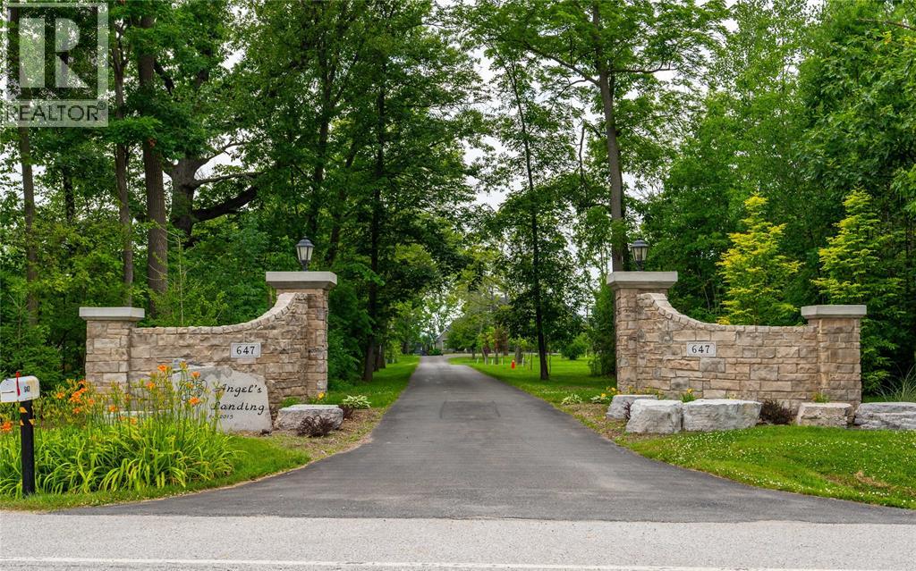 647 ST CLAIR PARKWAY