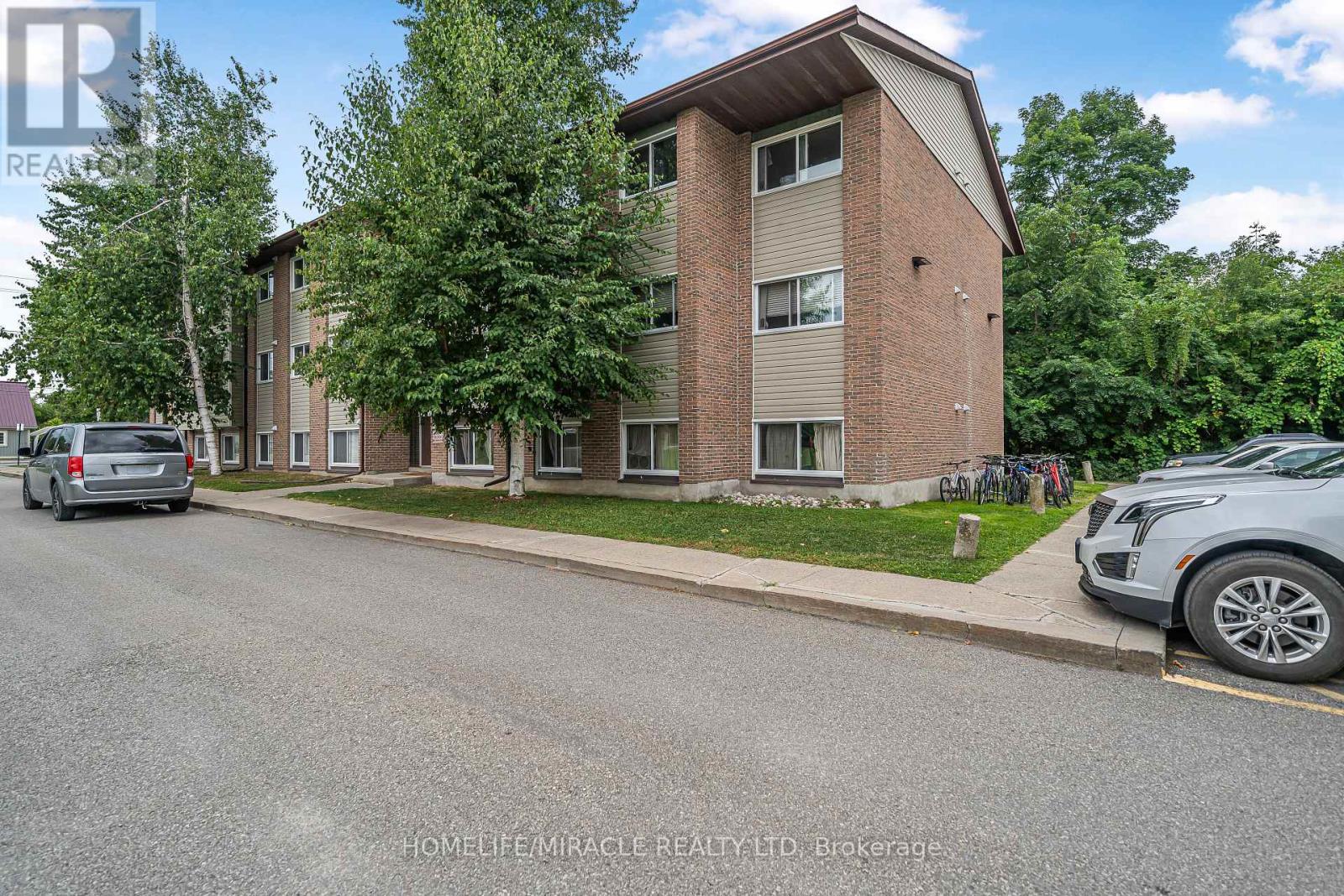 305 - 323 MAIN STREET W